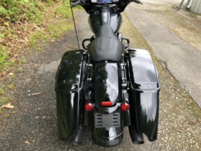 2023 Harley-Davidson® Street Glide® Special Vivid Black thumb 0