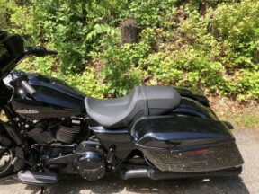 2024 Harley-Davidson® Street Glide® Vivid Black thumb 3