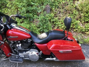 2023 Harley-Davidson® Road Glide® Redline Red thumb 3