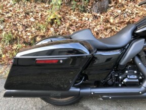 2022 Harley-Davidson® Street Glide® ST Vivid Black thumb 1
