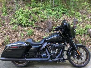 2022 Harley-Davidson® Street Glide® ST Vivid Black