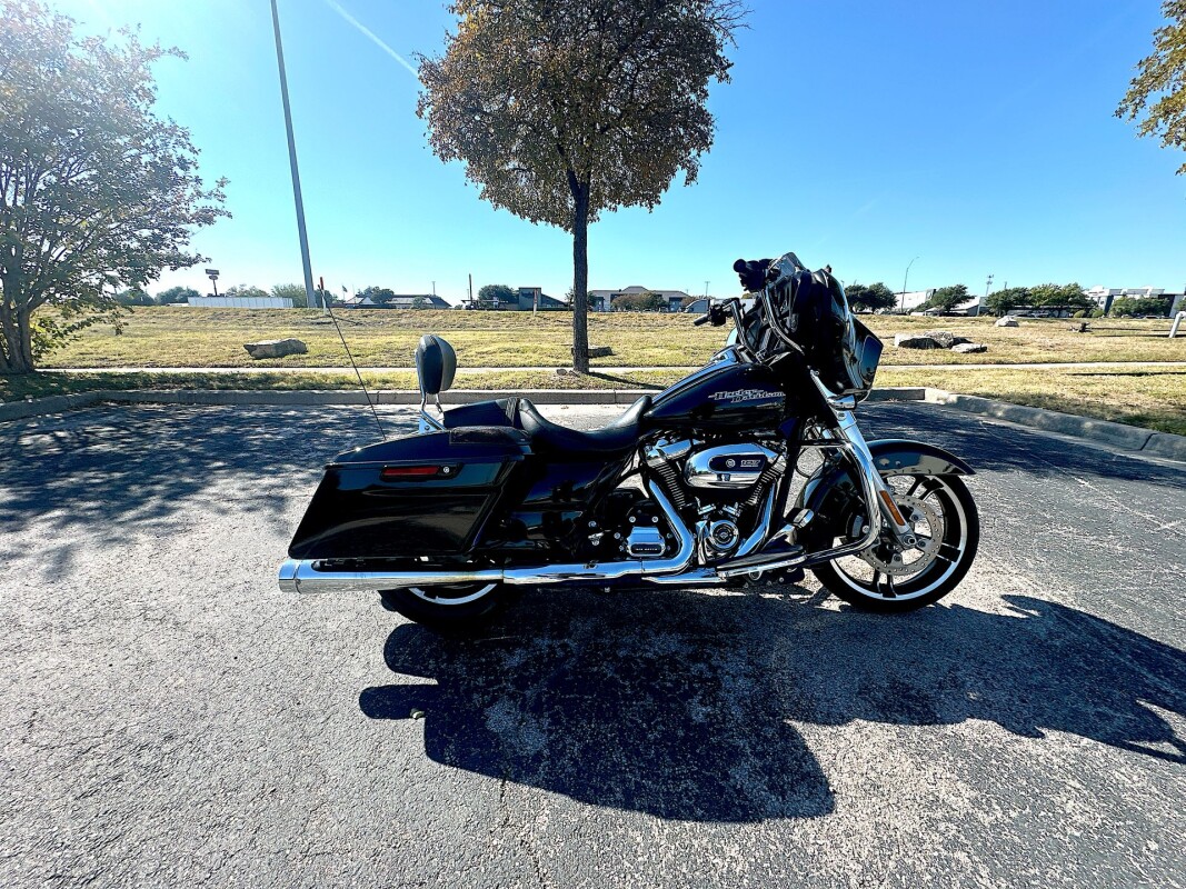 2019 Harley-Davidson Street Glide FLHX - Photo 2