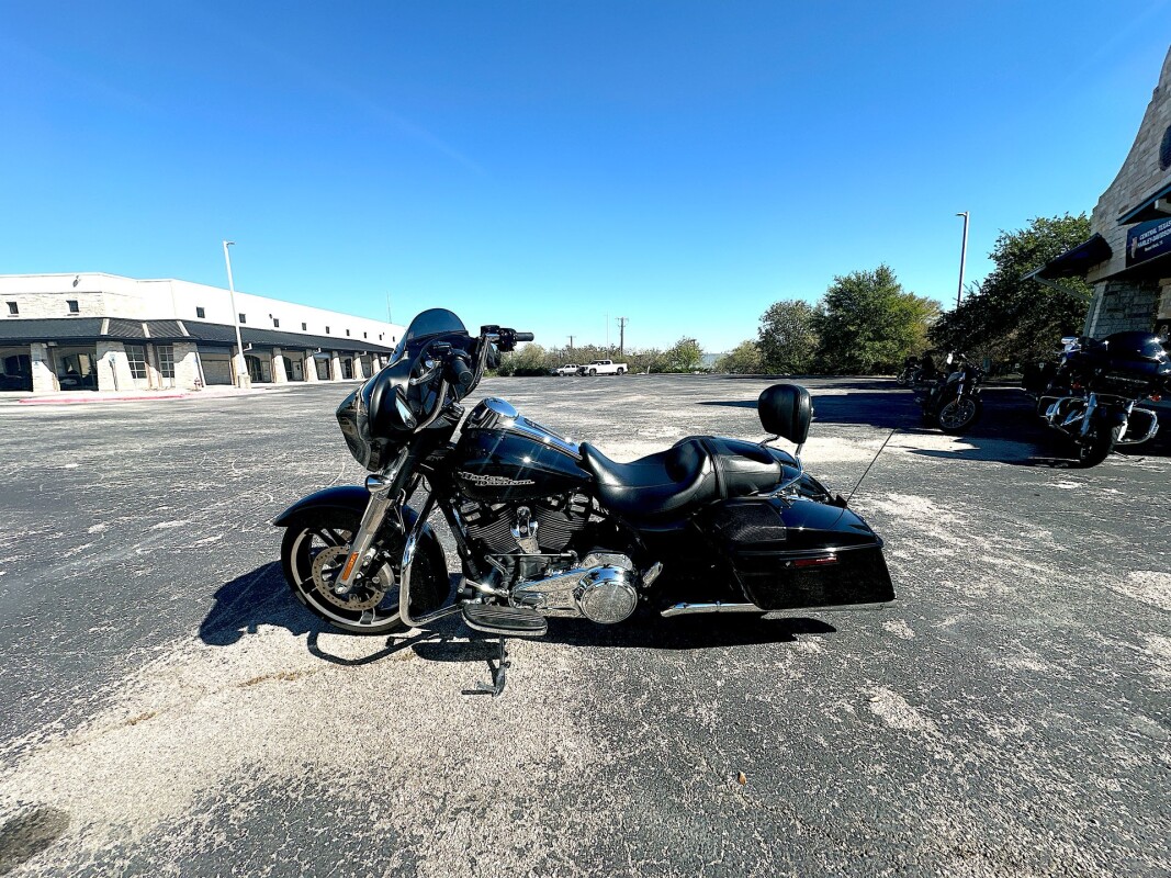 2019 Harley-Davidson Street Glide FLHX - Photo 6