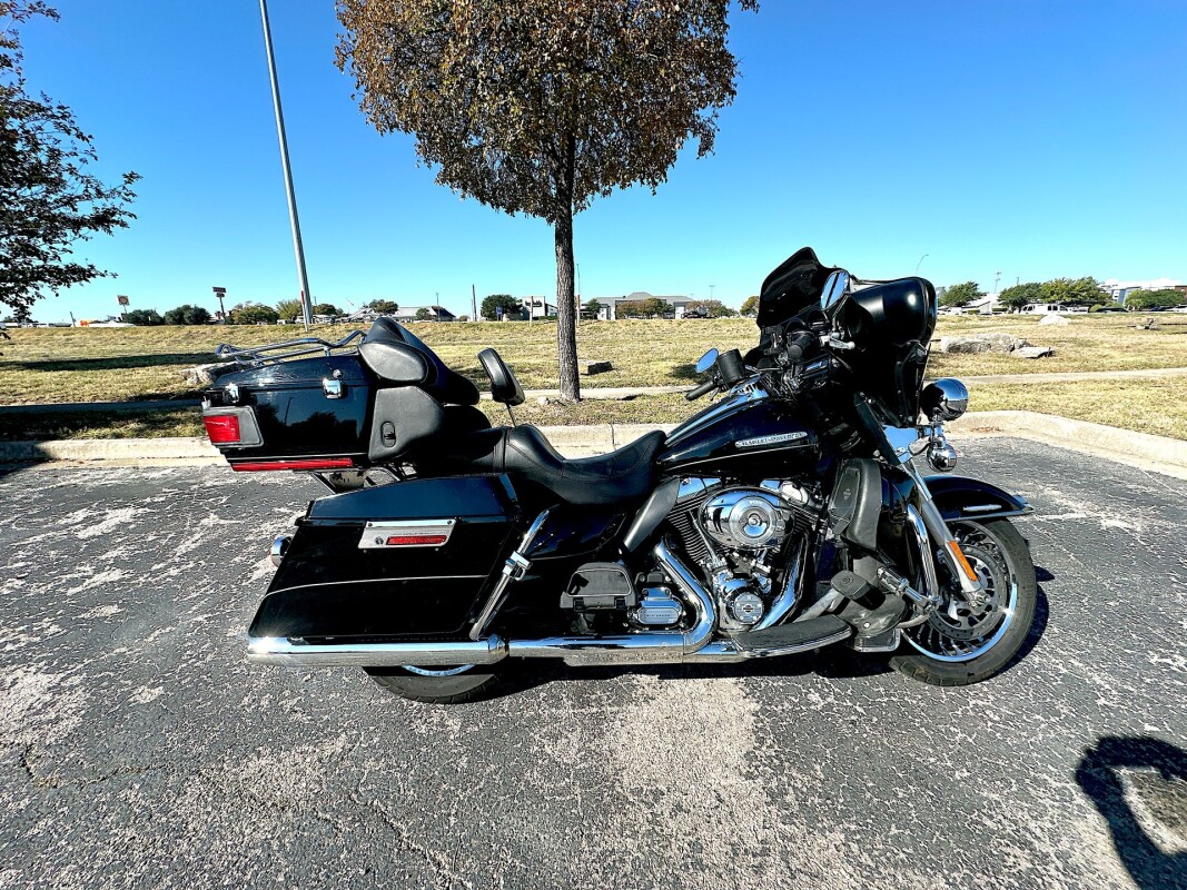 2011 Harley-Davidson Electra Glide Ultra Limited FLHTK - Photo 2