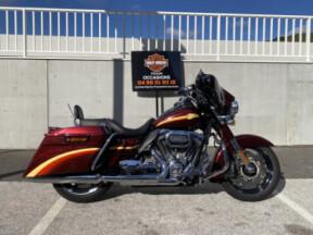 2010 Harley-Davidson® CVO™ Street Glide® thumb 3
