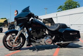 2025 Harley-Davidson® FLHX Street Glide™ thumb 1
