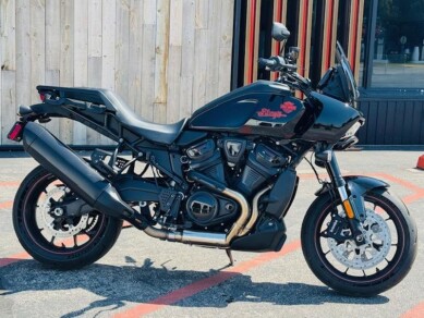 2025 Harley-Davidson® RA1250SE CVO™ Pan America®
