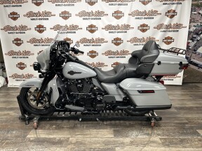 2024 Harley-Davidson® Ultra Limited Billiard Gray - Black Finish thumb 2