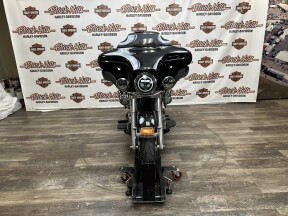 FLHTCU 2010 Electra Glide® Ultra Classic® thumb 3