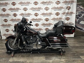 FLHTCU 2011 Electra Glide® Ultra Classic® thumb 2