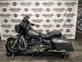 FLHXS 2016 Street Glide® Special thumb 2
