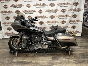FLTRU 2017 Road Glide® Ultra thumb 2