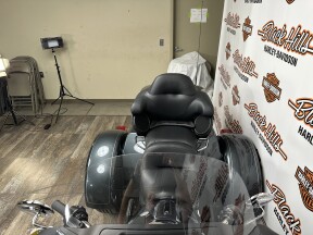 2025 Harley-Davidson® FLHTCUTG Tri Glide® Ultra thumb 1