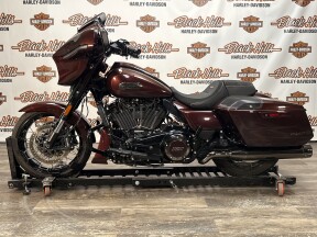 2024 Harley-Davidson® FLHXSE CVO™ Street Glide® thumb 3