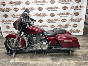 FLHXS 2017 Street Glide® Special thumb 2