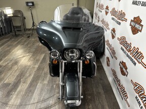 2025 Harley-Davidson® FLHTCUTG Tri Glide® Ultra thumb 2