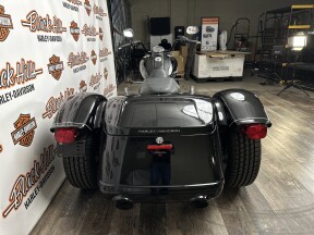 2024 Harley-Davidson® Freewheeler® Vivid Black thumb 1