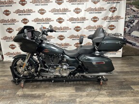 FLTRX 2025 Road Glide™ thumb 2