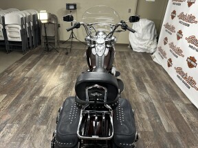 FLSTC 2011 Heritage Softail® Classic thumb 0