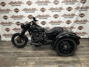 2024 Harley-Davidson® Freewheeler® Vivid Black thumb 2