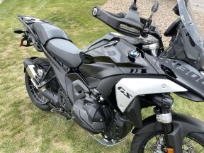 2025 BMW Motorrad R 1300 GS thumb 0