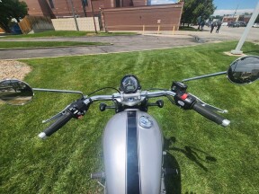 2025 Triumph Bonneville Speedmaster thumb 2
