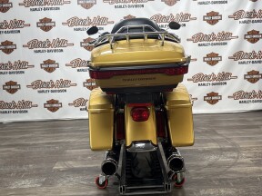 2017 Harley-Davidson® FLTRU Road Glide® Ultra thumb 1
