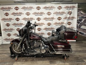 2005 Harley-Davidson® FLHTCU Electra Glide® Ultra Classic® thumb 2