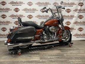 2008 Harley-Davidson® FLHR Road King® thumb 3