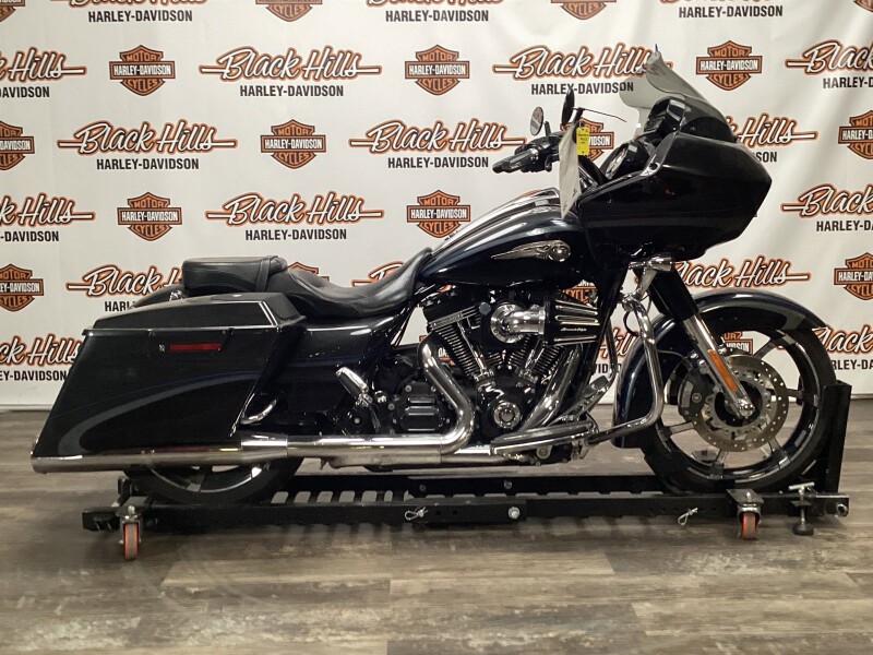 2013 Harley-Davidson® FLTRXSE2 CVO™ Road Glide® Custom