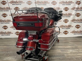 2009 Harley-Davidson® FLHTCU Electra Glide® Ultra Classic® thumb 2