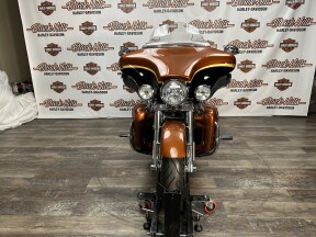 2008 Harley-Davidson® FLHTCUSE3 Screamin’ Eagle Ultra Classic Electra Glide thumb 3