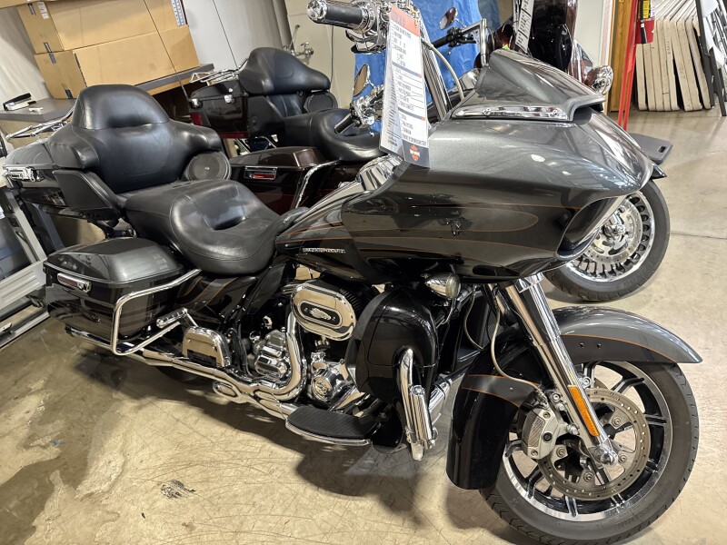FLTRUSE 2016 CVO™ Road Glide® Ultra