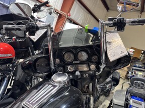 2006 Harley-Davidson® FLHTCUI Electra Glide® Ultra Classic® thumb 1