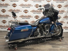2006 Harley-Davidson® FLHTCUI Electra Glide® Ultra Classic® thumb 3