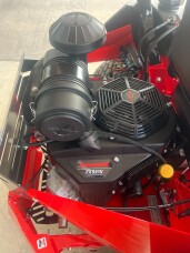 2025 Gravely PRO-TURN 372 thumb 1