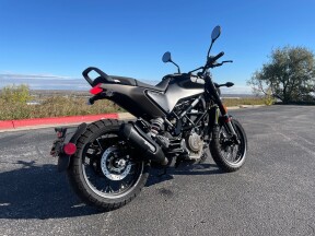 2022 Husqvarna Svartpilen 401 thumb 2