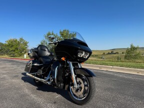 2017 Harley-Davidson® Road Glide® Ultra thumb 3