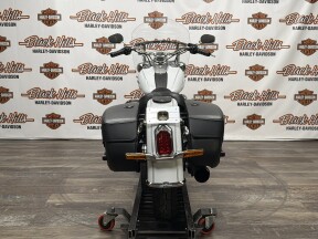 2020 Harley-Davidson® FLDE Deluxe thumb 1