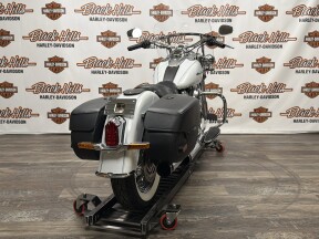 2020 Harley-Davidson® FLDE Deluxe thumb 2