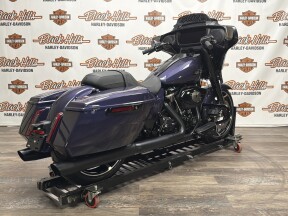 2026 Harley-Davidson® FLHX Street Glide® thumb 3