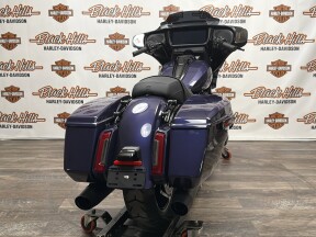 2026 Harley-Davidson® FLHX Street Glide® thumb 2
