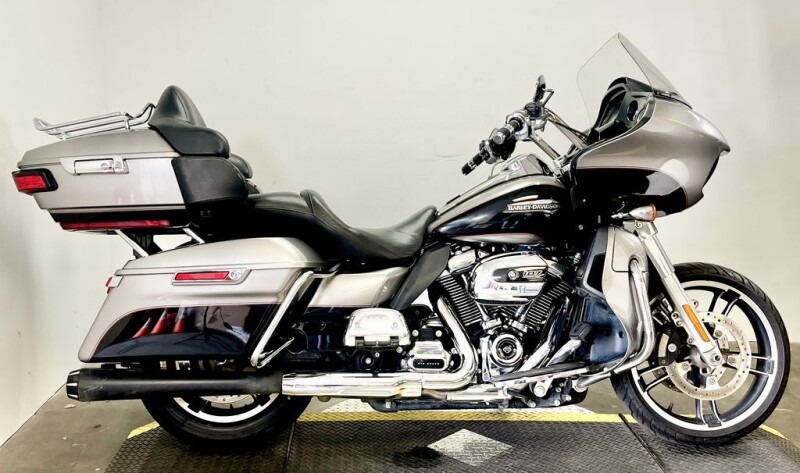 2017 Harley-Davidson® Road Glide® Ultra FLTRU