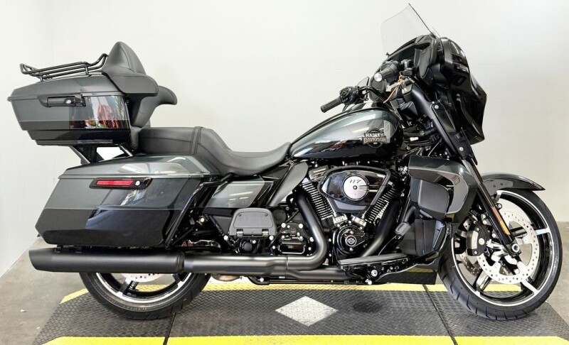 2025 Harley-Davidson® Street Glide™ Ultra FLHXU