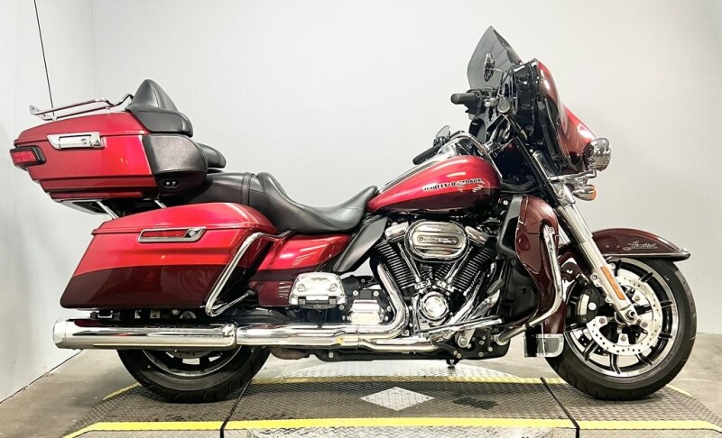 2019 Harley-Davidson® Ultra Limited FLHTK 