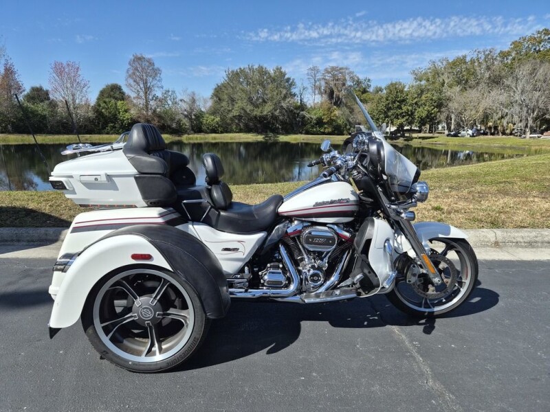 2020 Harley-Davidson® CVO™ Tri Glide® FLHTCUTGSE