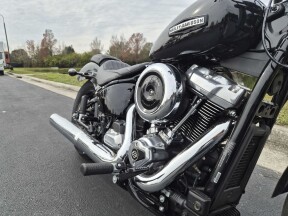 2025 Harley-Davidson® Street Bob™ FXBB thumb 3