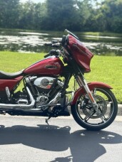 2025 Harley-Davidson® Street Glide™ FLHX thumb 2