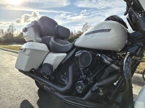 2018 Harley-Davidson® Street Glide® Special FLHXS  thumb 3