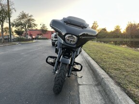 2025 Harley-Davidson® Street Glide™ FLHX thumb 2